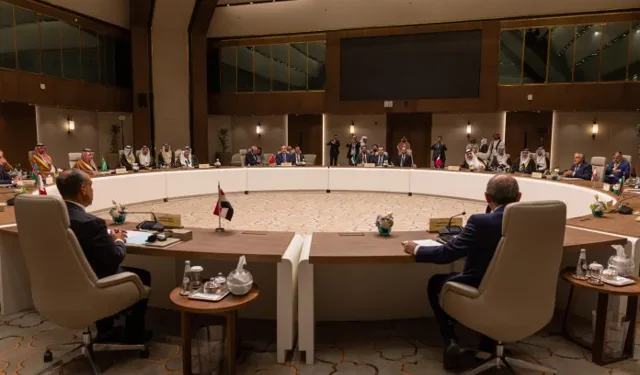 Riyad Zirvesinde Skandal Bildiri: Savaşın Başlatıcısı Unutuldu