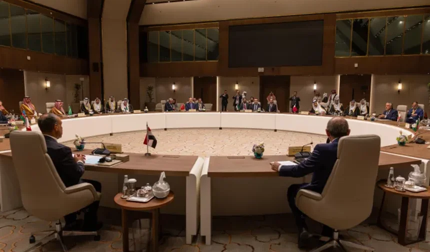 Riyad Zirvesinde Skandal Bildiri: Savaşın Başlatıcısı Unutuldu